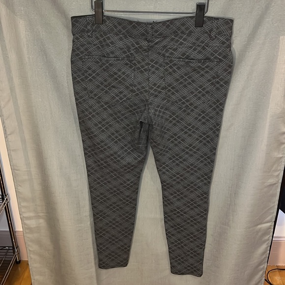 Wit & Wisdom Ab Solution Skinny Ponte Ankle Pants, size 14 - Picture 9 of 10